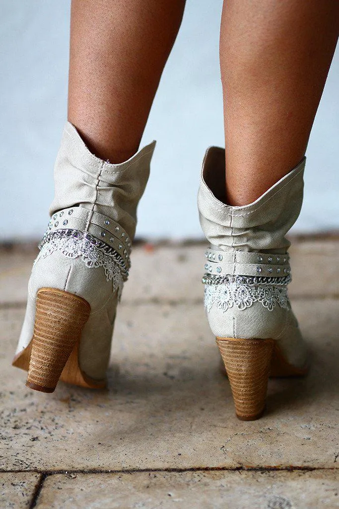 Cream Lobsteria Booties
