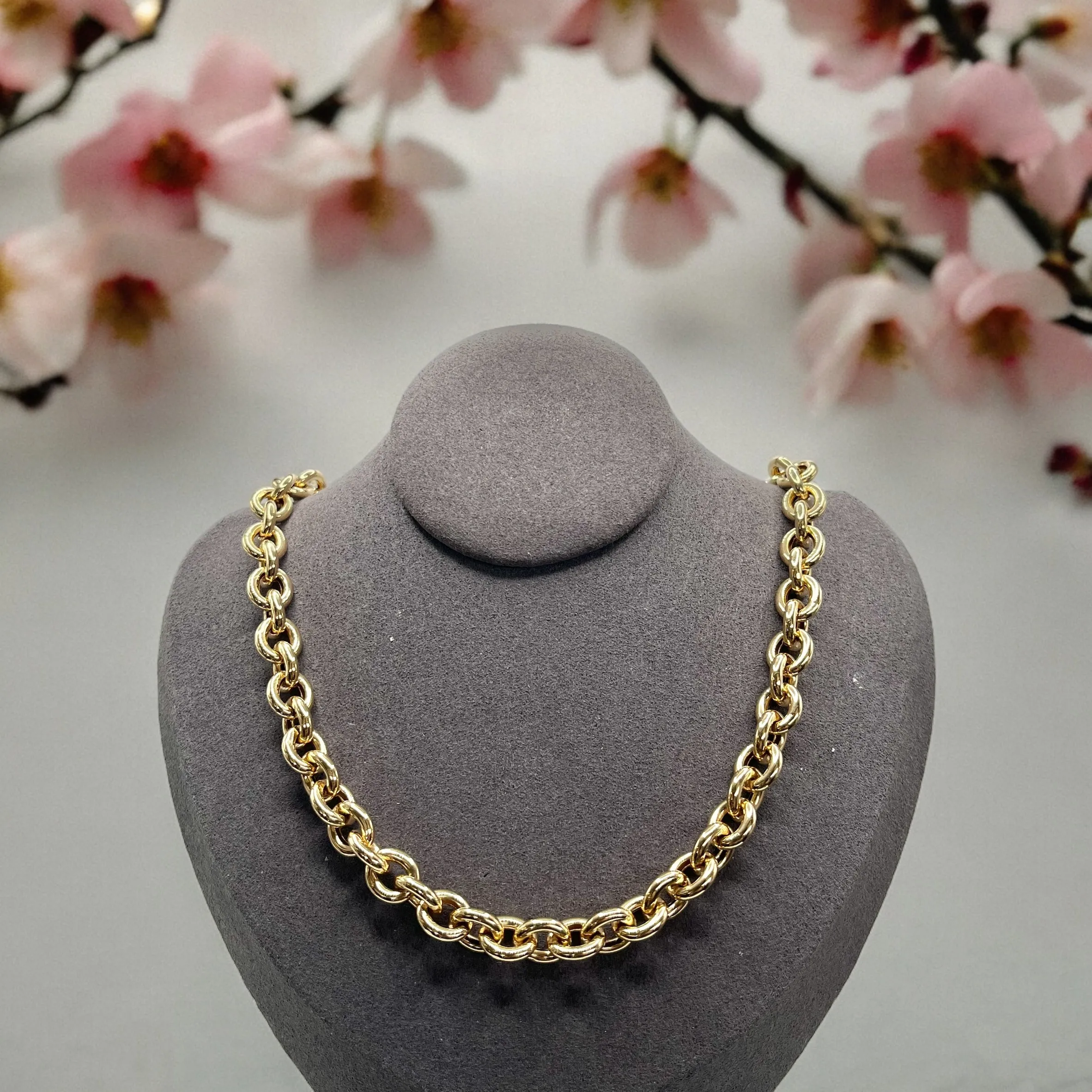 GOLD CHOCKER NECKLACE