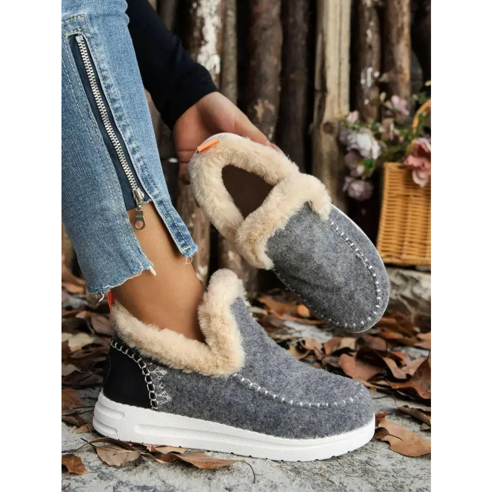 Luxury Fashion for Women Furry Suede Round Toe Flat Sneakers