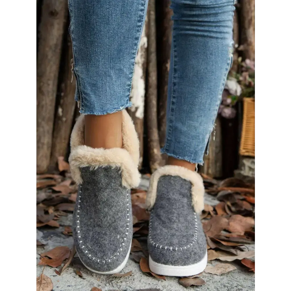 Luxury Fashion for Women Furry Suede Round Toe Flat Sneakers