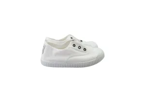 Victoria, Boys or Girls Plimsolls, Size 28